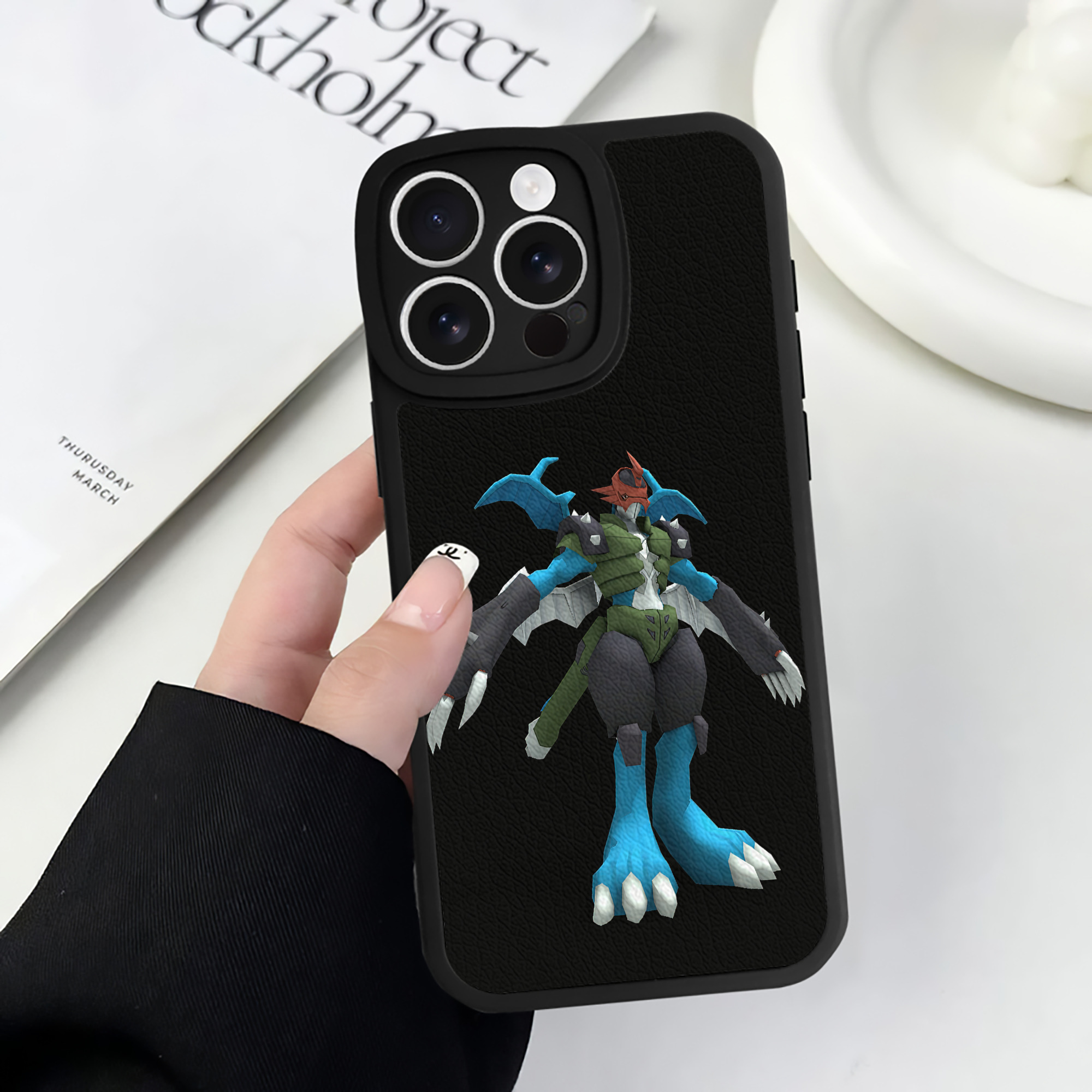 （画像用） Digimon デジタルモンスター/デジモン 【iPhone 16シリーズ対応】シリコンスマホケース（レザー調） 材質：シリコン